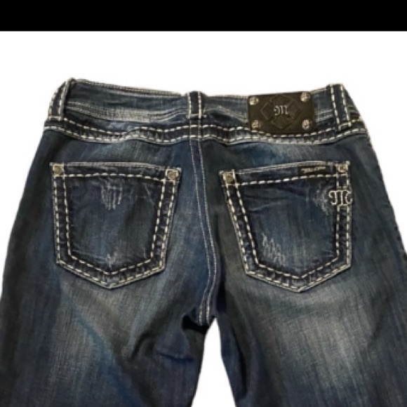 Miss Me Boyfriend Distressed Capri Pants 28 - Picture 3 of 14